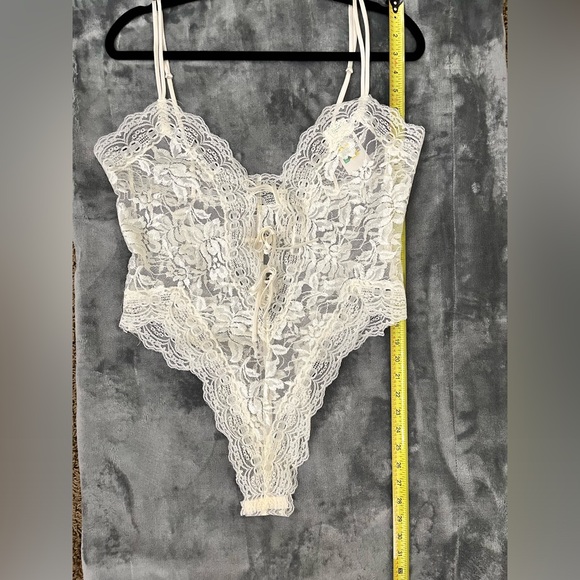 🌟🌟 NWT Vtg Lace Lingerie Teddy!! - Picture 2 of 10